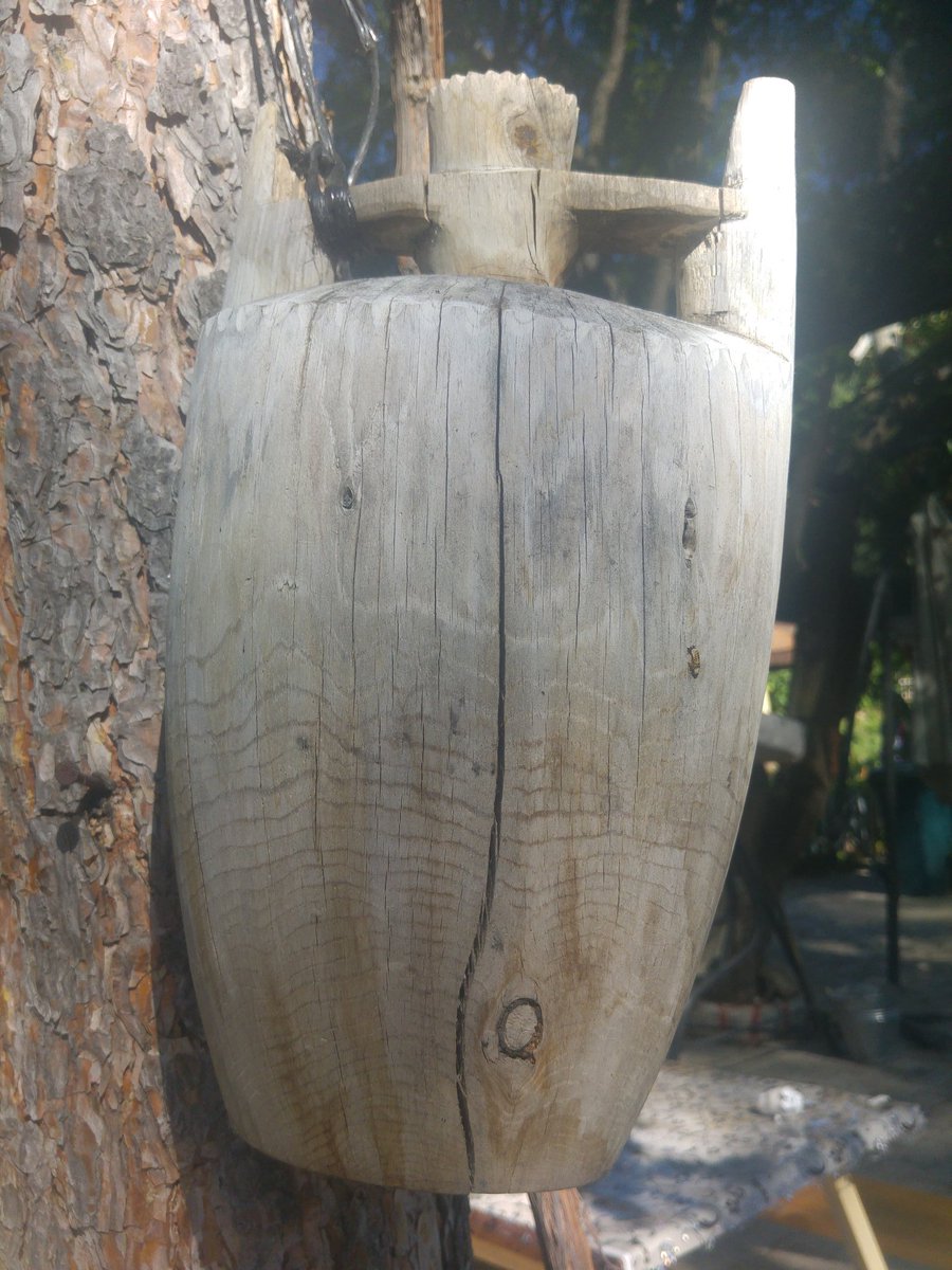 Isparta'da harman zamanı suyu soğuk tutması için çam ağacından yapılan "şam bardak" ın en iyi ustaları Kozluca Köyü'ndeydi ve bir zamanlar her evde bir kaç tane bulunurdu. #ispartasozlutarih #sdu <a href="/sd_universitesi/">SDÜ</a> <a href="/KampusDoguBati/">Kampüs Doğu Batı</a>