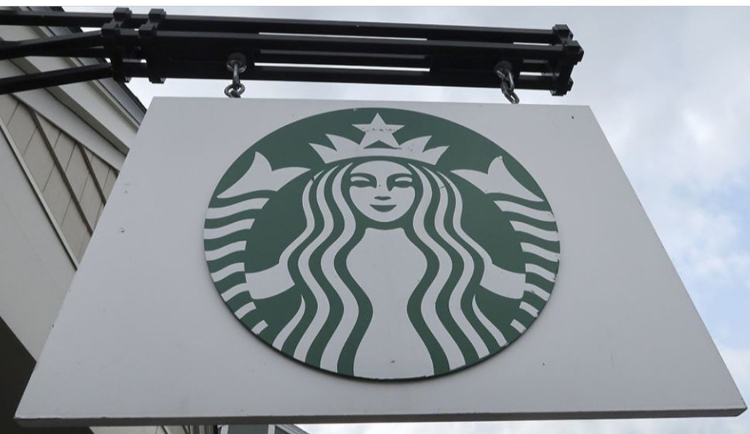 BackTheLEOs's tweet photo. ๐ 5 officers are booted from @Starbucks because customer "Does not feel safe". This is outrageous!๐
Story:
https://t.co/tpZguLADrc
#LawEnforcement #PoliceOfficer #BoycottStarbucks #Starbucks @bluelivesmtr @LawEnforceToday @BlueAlertUs @NatPoliceAssoc @SWFLBTB @NationalSheriff https://t.co/5wCqkcehfh