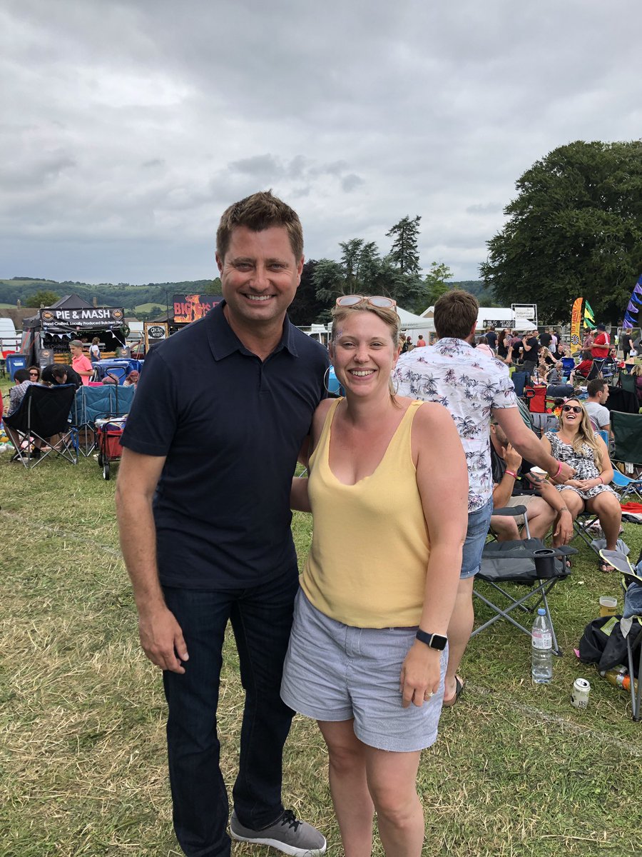 ash059's tweet image. My wife seems to prefer a picture with @MrGeorgeClarke rather than me 😂😂 don’t forget to pop in for the best average haircut you’ve ever had George! #peterhickmandursley @059leanne
