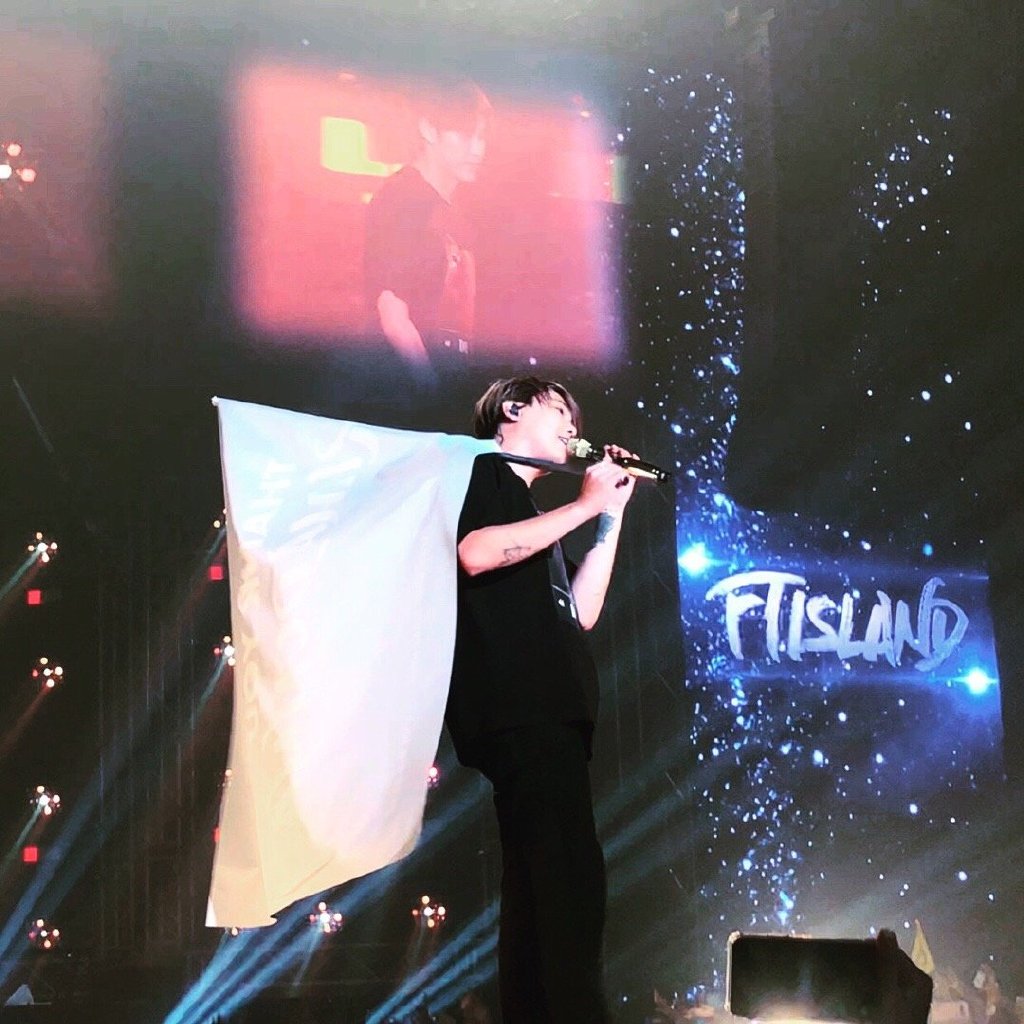 beamer55555's tweet photo. 2019 FTISLAND LIVE [ll] IN SEOUL - Hongki (CR: 叫什么名字最烦了) 1 😌💖 https://t.co/zNdGLDiphI
