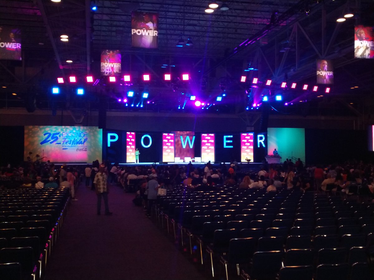 Arayfordtv's tweet photo. First time at Essence Fest! Thank you @wdsuinterns for giving me this opportunity to attend and cover it! 😀😀 #EssenceFest https://t.co/1NeK5RGs0X