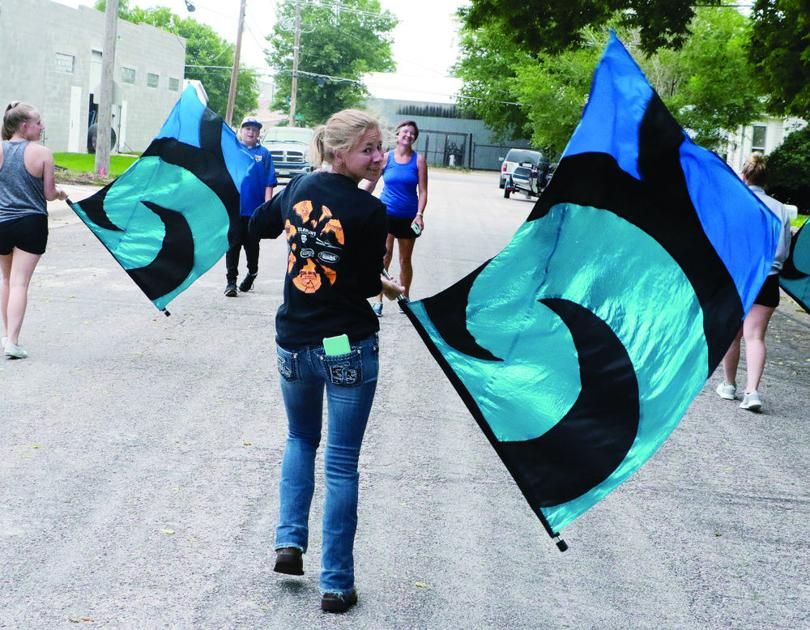 GeringCourier's tweet photo. Gering students are taking to the streets each morning, learning their steps and songs in advance of the Oregon Trail Days parade. https://t.co/3HF1ua6pzB https://t.co/YALhe2wljk