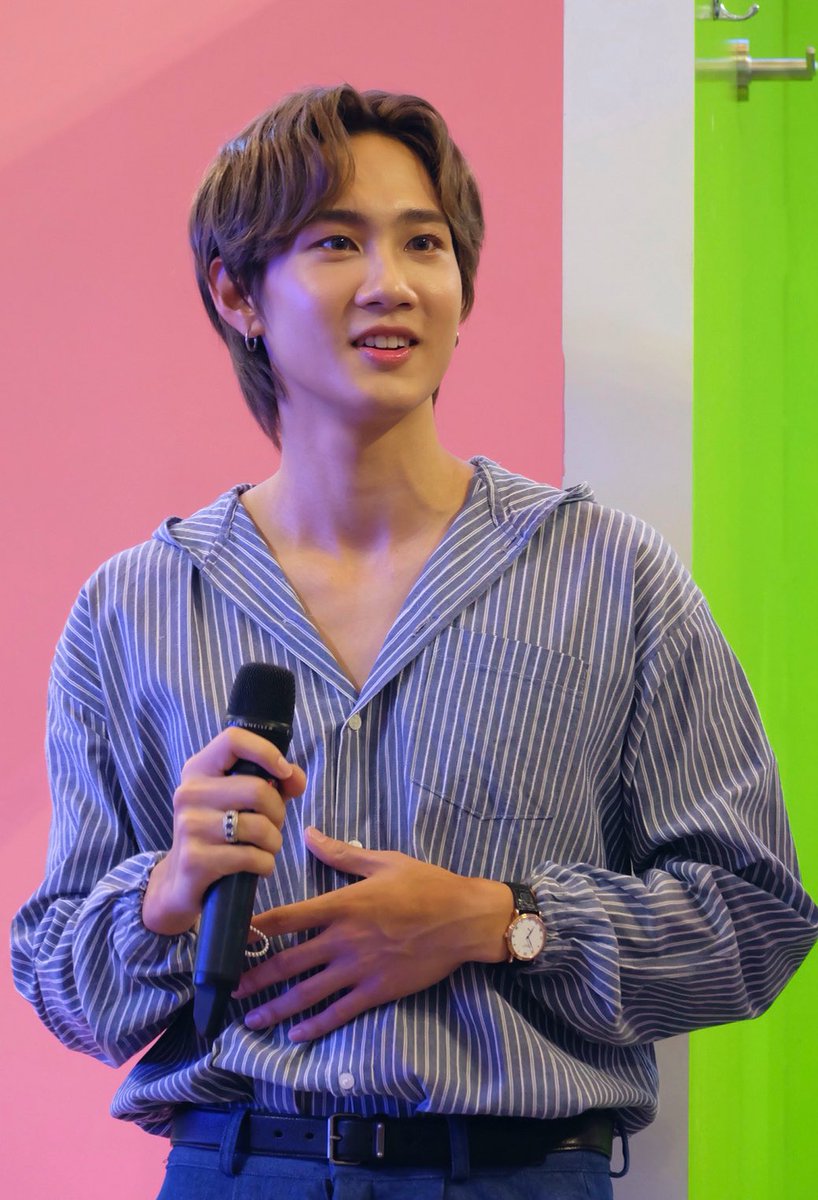 urmyfavmonday's tweet image. วันนี้ยิ้มเก่ง หัวเราะเก่ง ละมุนไปหมด &amp;gt;&amp;lt;

#bemorewithblue
#bemoreinspired
#เบๆไม่ใช่เวย์เรา
#CaptainChonlathorn