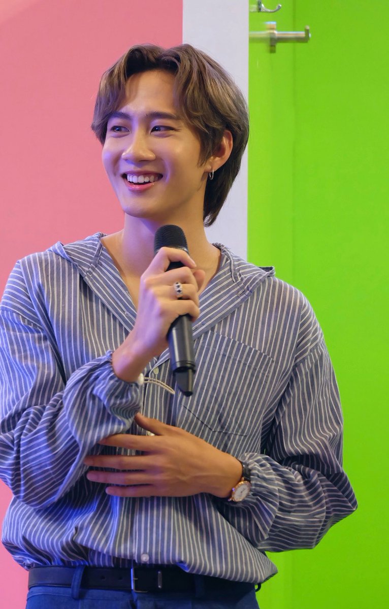 urmyfavmonday's tweet image. วันนี้ยิ้มเก่ง หัวเราะเก่ง ละมุนไปหมด &amp;gt;&amp;lt;

#bemorewithblue
#bemoreinspired
#เบๆไม่ใช่เวย์เรา
#CaptainChonlathorn