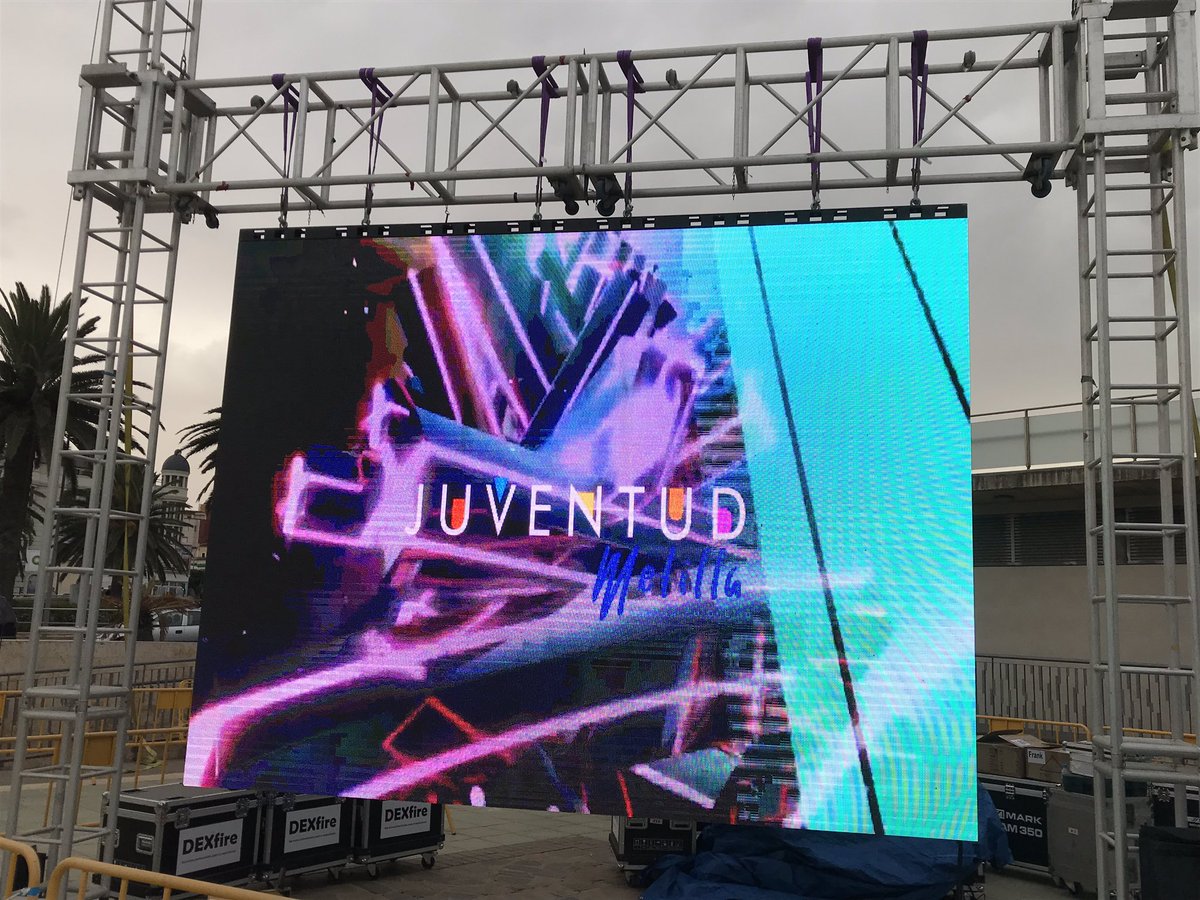 ondaceromelilla's tweet photo. Todo preparado para que en la explanada de San Lorenzo comience una nueva edición de la Color Run #Melilla #LifeinColorMelilla https://t.co/DRr1czyumm