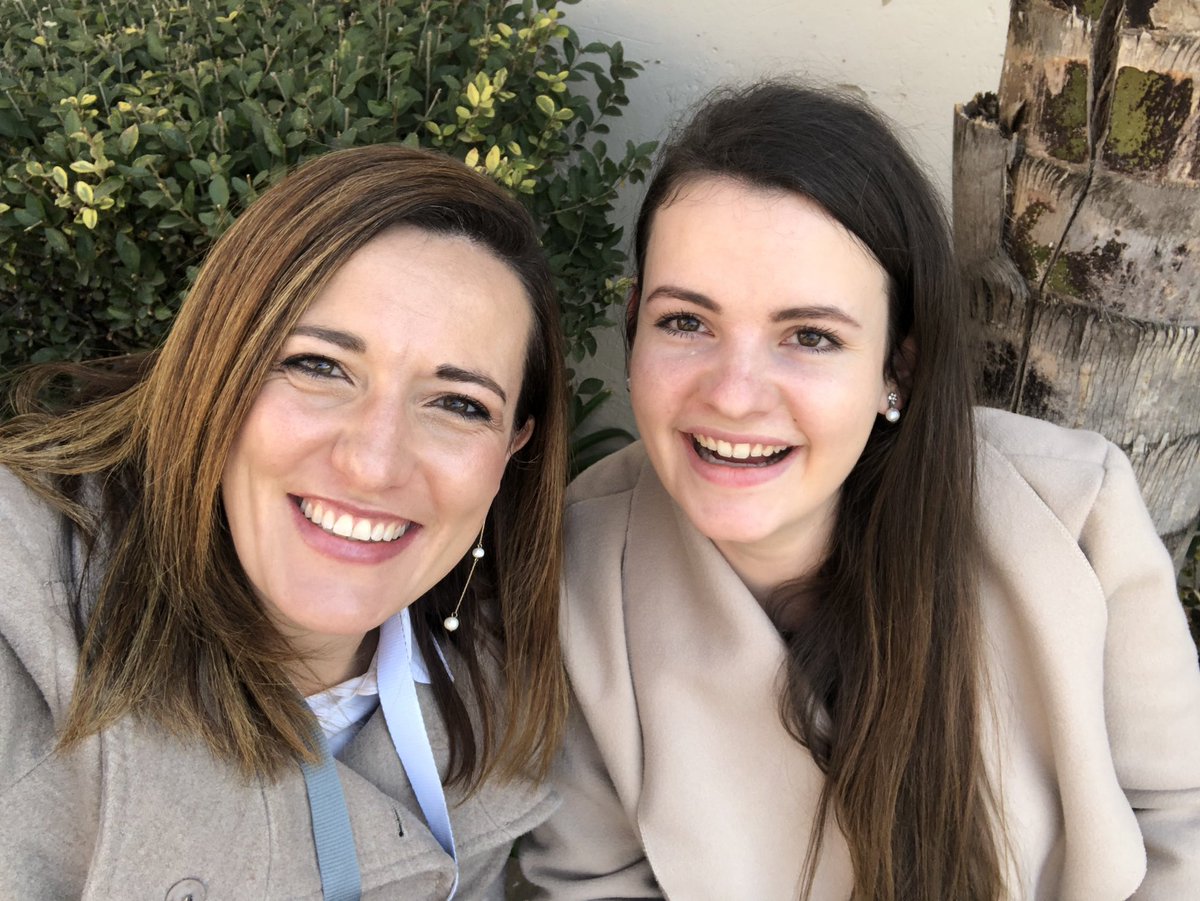 Junesy87's tweet photo. Great day spent at the @AllanGrayOrbis #AGOFJAM19 - guiding and mentoring future world changers! 😉#entrepreneurship #pitching https://t.co/0dgcccMXBm