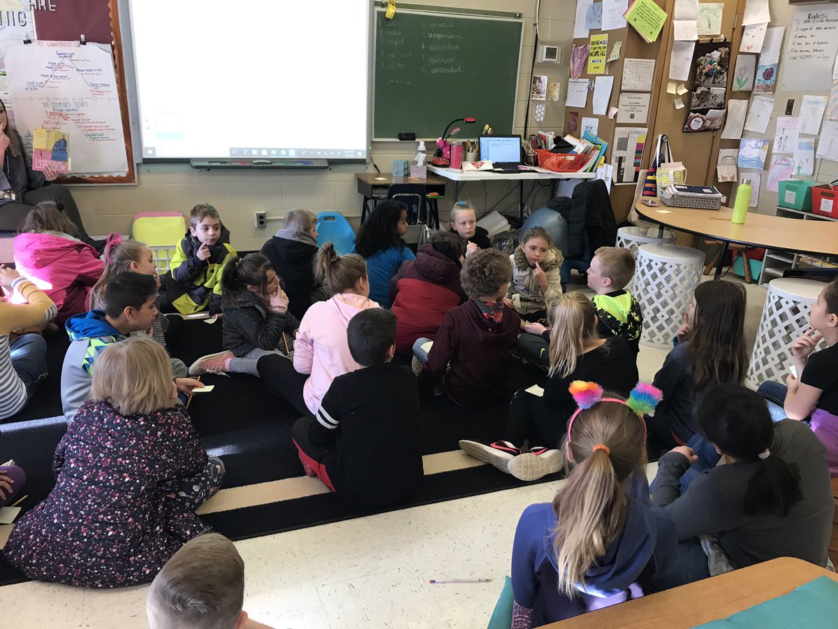 During Language Workshop it was great to see the incorporation of hand signals to keep the students engaged. I also loved how they are tracking the speaker. #wholebrain #student engagement <a href="/LydiaPearson7/">Lyd</a> @SouthNeosho