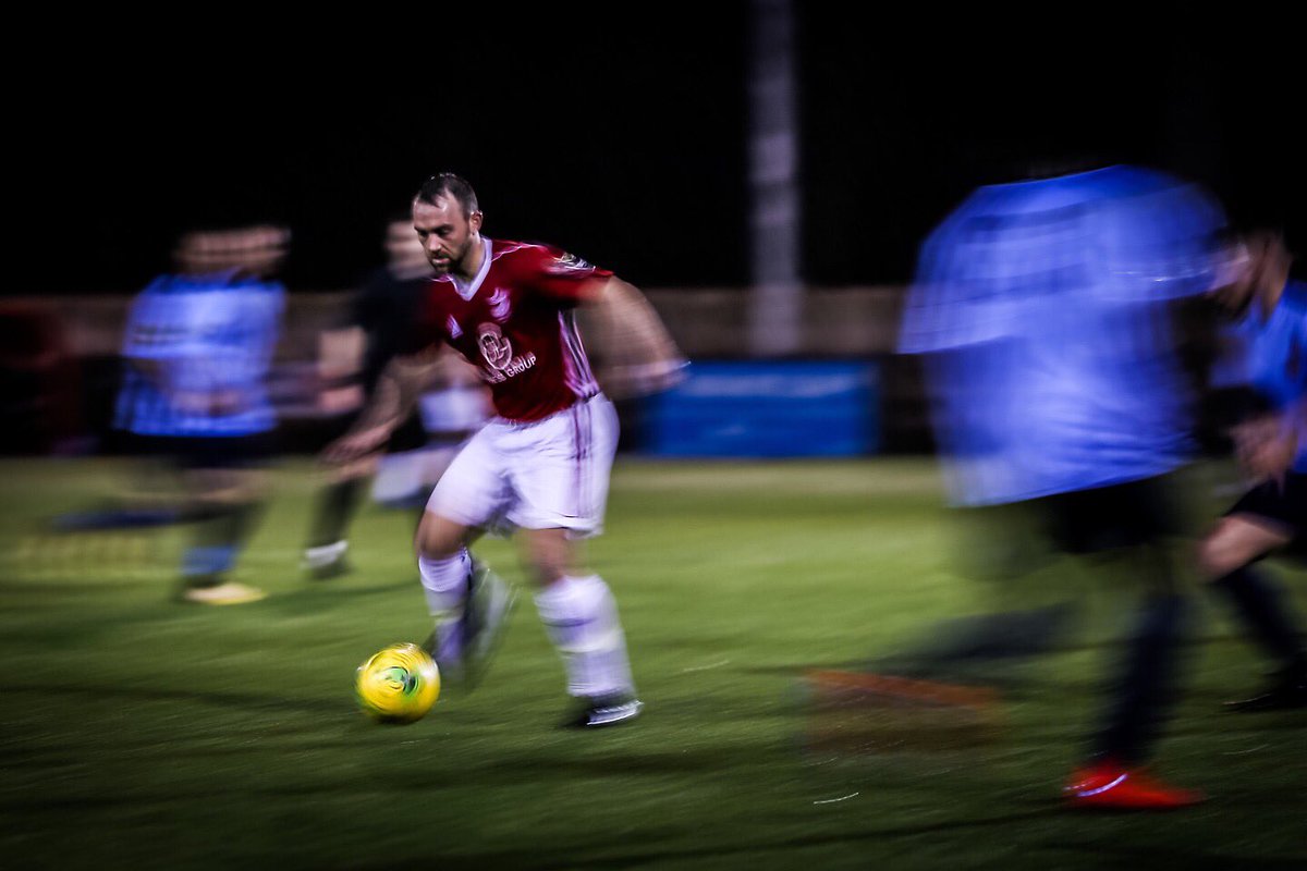 Just can’t keep up with <a href="/bracknelltownfc/">Bracknell Town FC</a> player <a href="/inspectormcluso/">james mcclurg</a> #MovesTooFast <a href="/NonLeagueCrowd/">Non League Crowds</a> @fibracknell ngsportsphotography.com/gallery/Brackn…