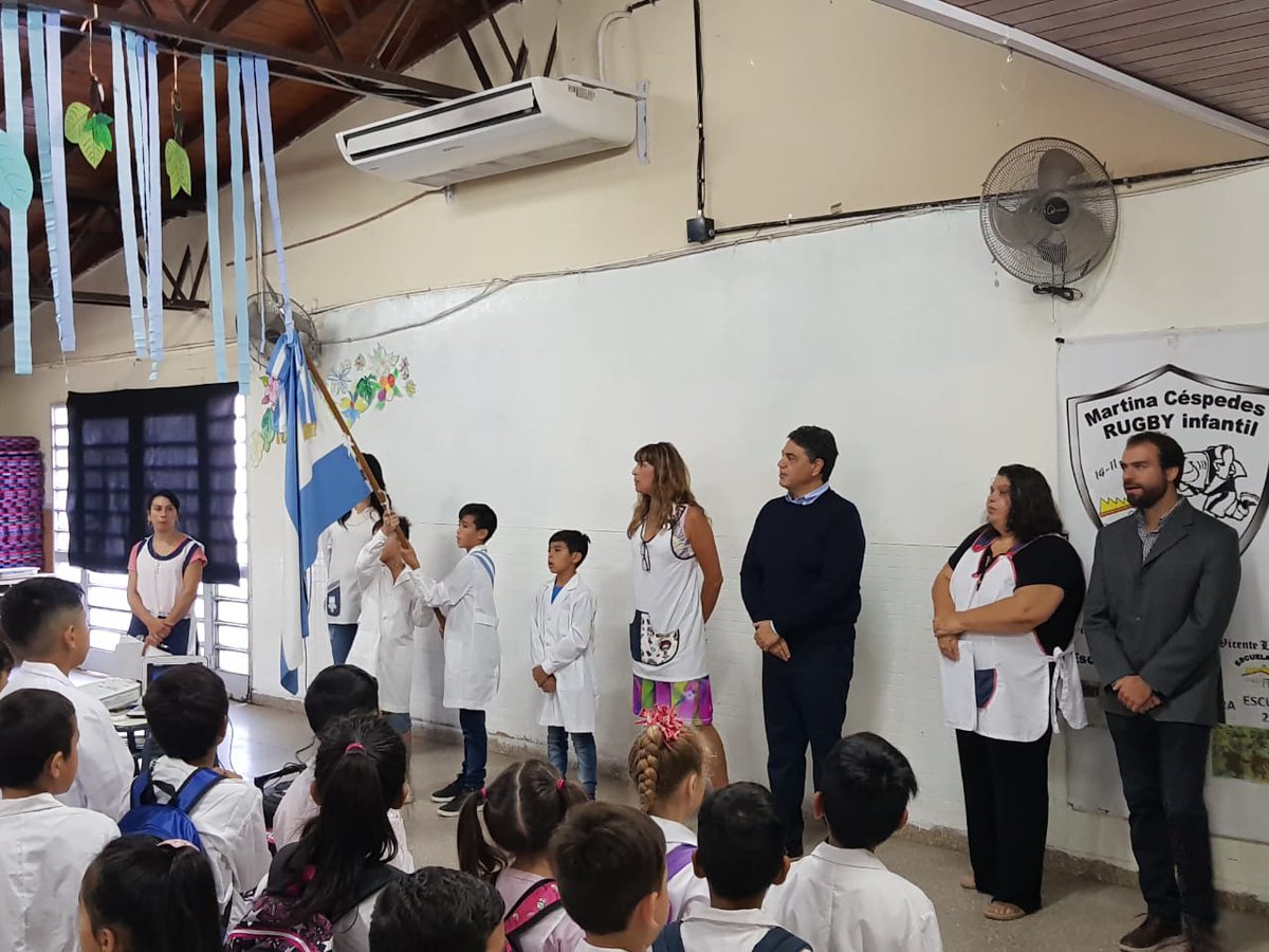 contintanorte's tweet photo. HACE INSTANTES #EmpezaronLasClases @jorgemacri encabezó el inicio del ciclo lectivo en la Escuela Primaria 20 de @VillaMartelliVL #UtilesVL @Liliana2ok @gzinny https://t.co/qS0S1sssDc https://t.co/ikRiY3z898