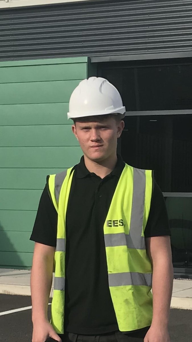 Keep up the good work to our Apprentice Reece who has sat his Level 2 yesterday
#NationalApprenticeshipWeek #Apprenticeship #niceic #asktheapprentice #apprentice #Electrician #seftonhour