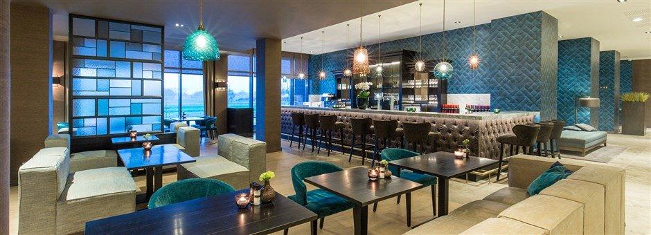 Een zakelijke afspraak, een kop koffie of rustig aan het werk in een inspirerende omgeving. U bent dagelijks van harte welkom in onze lounge.