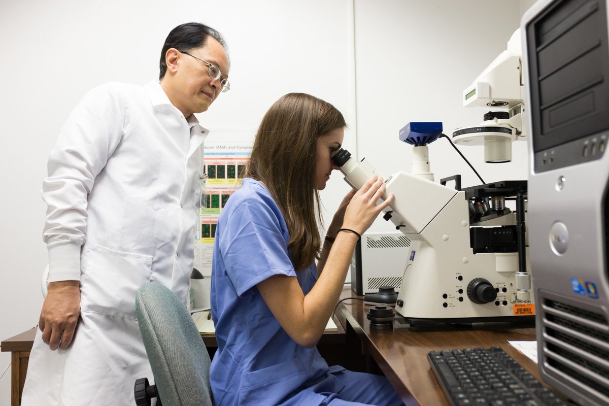 UFNews's tweet photo. On #NationalDentistsDay, we’re highlighting @UFLDentistry! Did you know #UFCD ranks No. 5 nationally in @NIH research funding? The college brought in $13.3 million in research funding last fiscal year. #GatorDentists https://t.co/49hDcyTLmj https://t.co/RorcLNMOLw