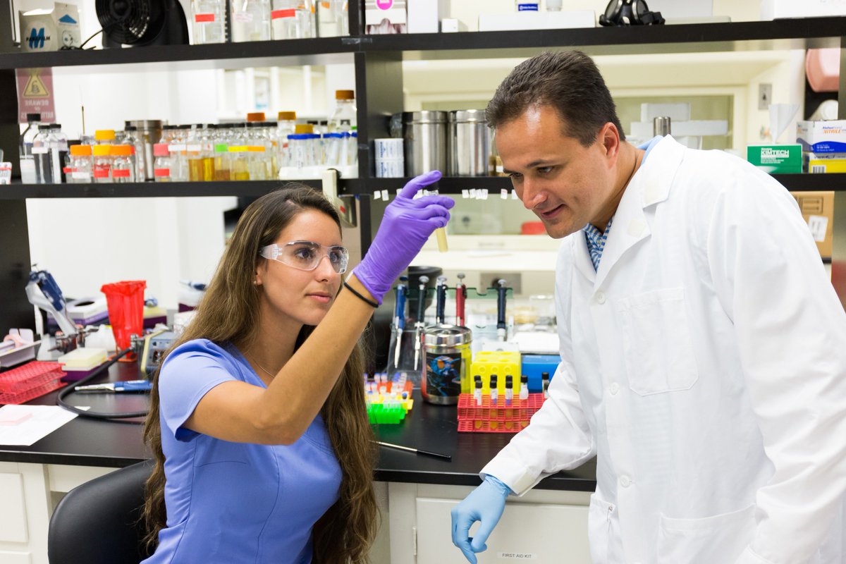UFNews's tweet photo. On #NationalDentistsDay, we’re highlighting @UFLDentistry! Did you know #UFCD ranks No. 5 nationally in @NIH research funding? The college brought in $13.3 million in research funding last fiscal year. #GatorDentists https://t.co/49hDcyTLmj https://t.co/RorcLNMOLw