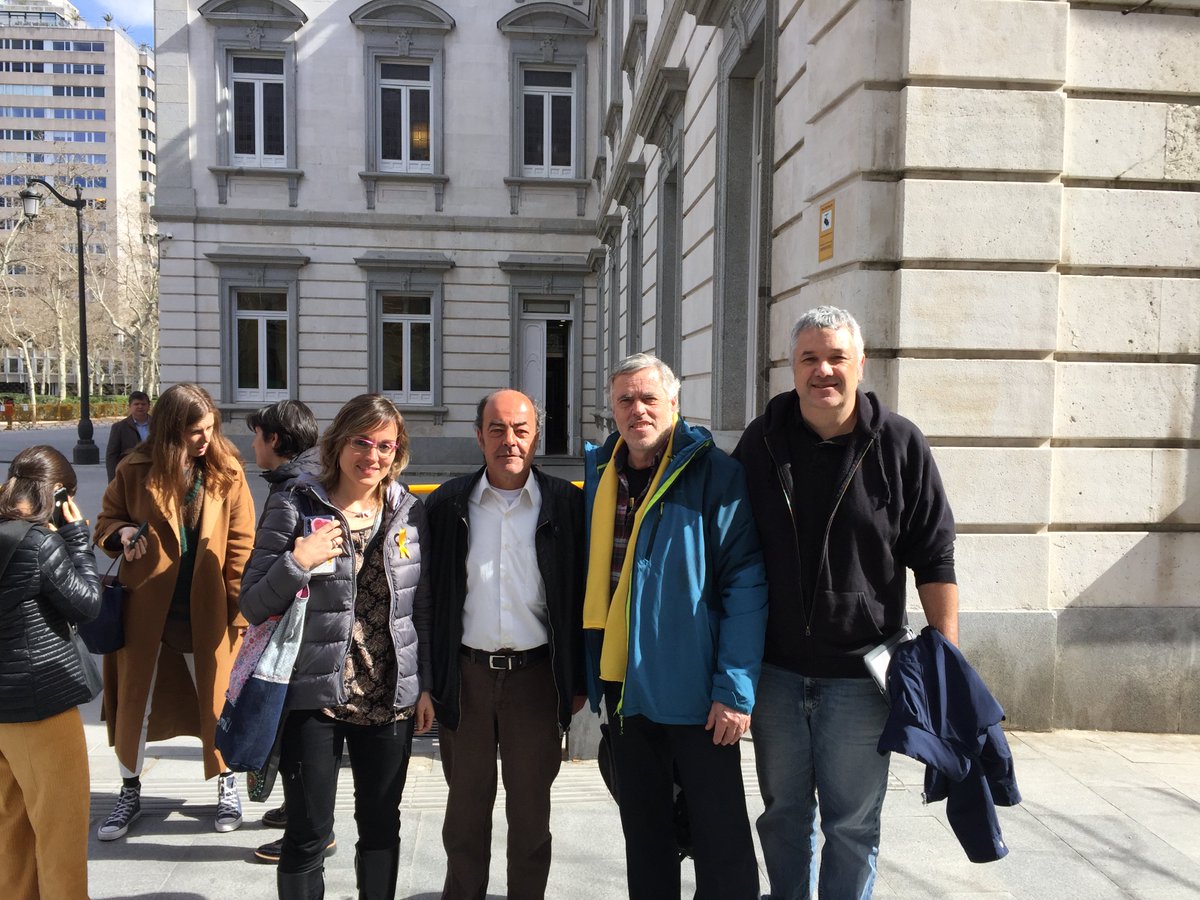 lactual's tweet photo. El grup d’ERC assisteix al judici del procés al Tribunal Suprem. La visita dels quatre regidors va coincidir amb el testimoni d'Enric Millo i la de l'ex portaveu del govern Neus Munté https://t.co/MgD5UJNOPw https://t.co/habjAVSsRg