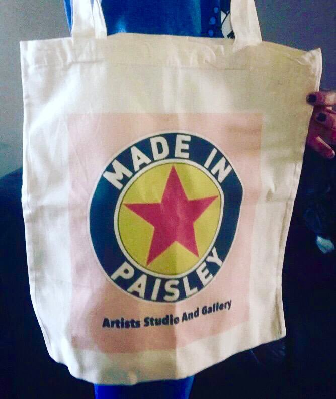 Please retweet 😉 MADE IN PAISLEY tote bags for sale at MADE IN PAISLEY ... 😁 great for carrying your messages in or your arty things 😁 all proceeds go to paying our bills 😂