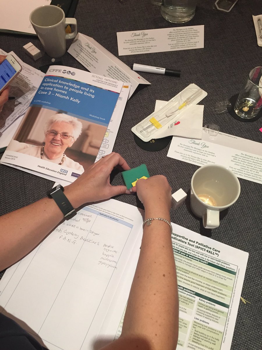 CPPEcarehomes's tweet image. How to administer a Saf-t intima into a sponge! #EOLcare #Niamhkelly #MOCH