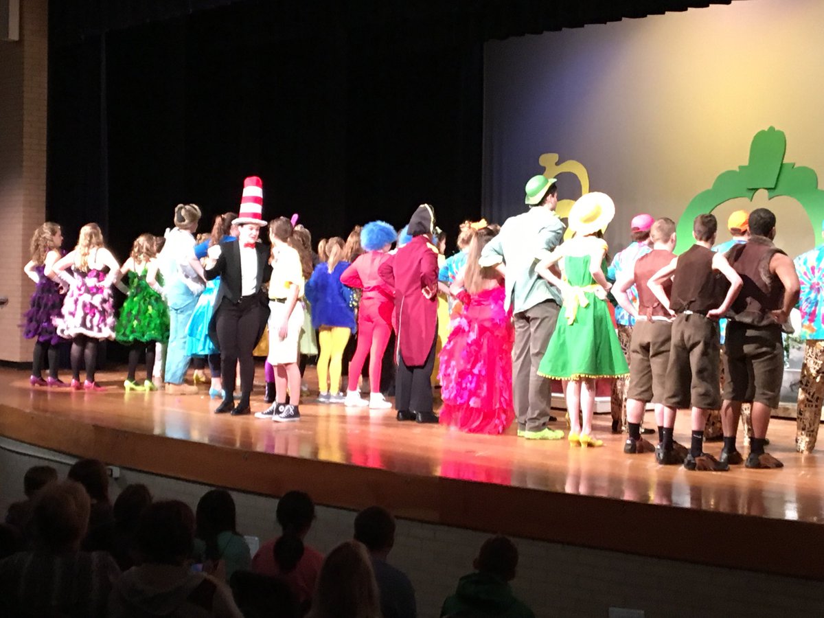 markschlatter89's tweet photo. K-6 students being treated to a sneak peek of Suessical 🤩 Fun to see our high school stars in action 👍#hudsonschool https://t.co/CDpPkGFn0G