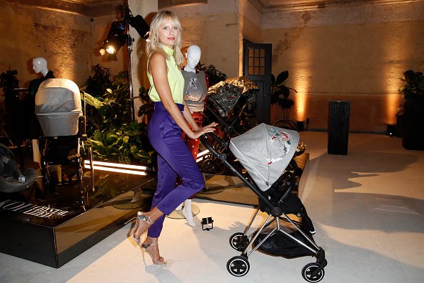 Supermodel @karolinakurkova is teaming up with @cybex_global to create a fashion-forward stroller of the future. Hear her interview with @AlexisTVNews: yhoo.it/2Tt4mUf