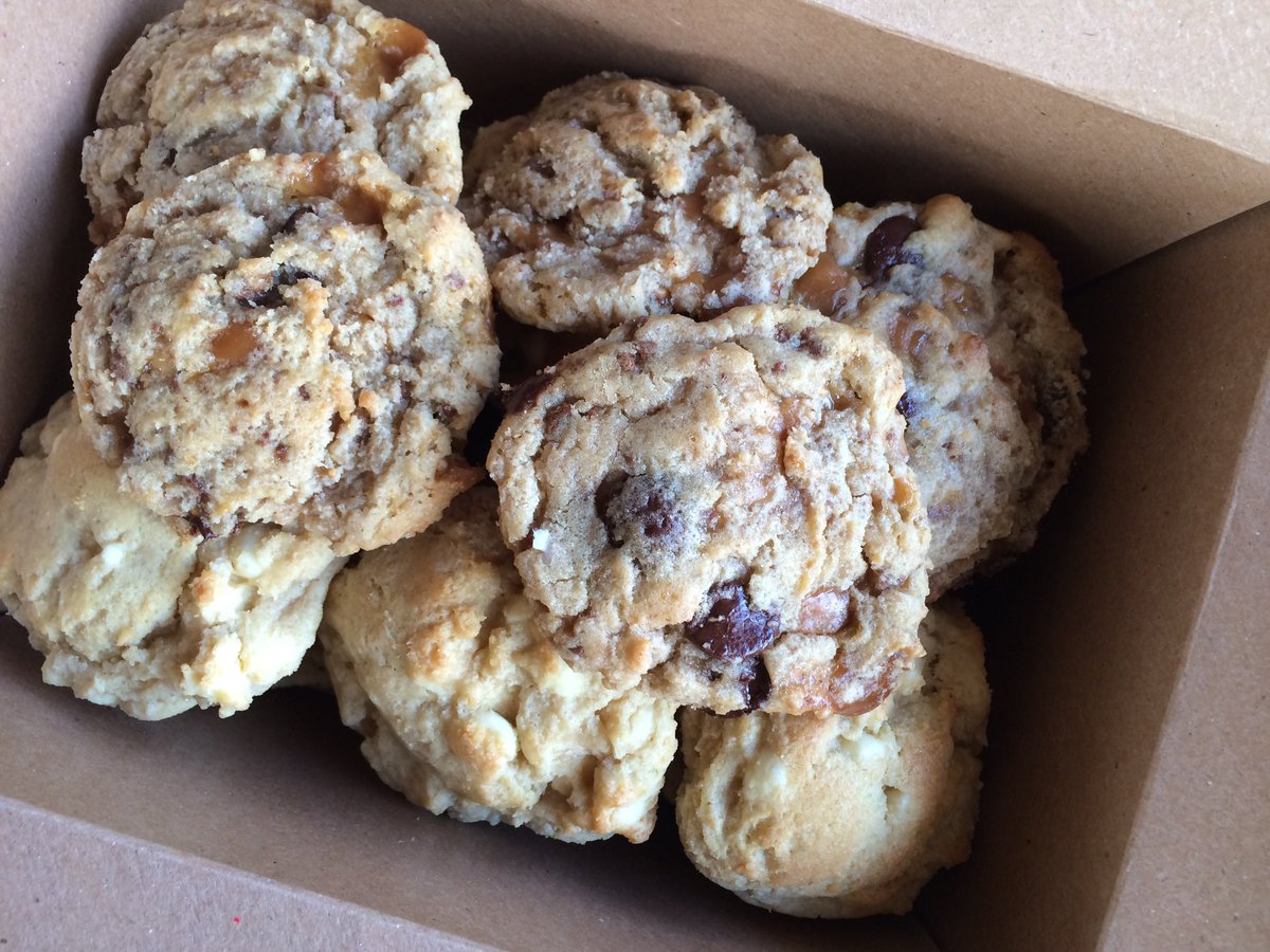 fix_cookie's tweet image. Treat yourself for making it halfway through the week with one of these cookies (or maybe five)😋🙌🏻 #CookieFix #cookies