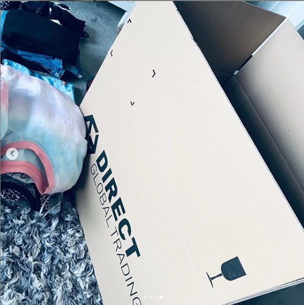 DGTboxes's tweet photo. Great to see our fantastic boxes in action!
📦📦📦
The perfect choice for your moving house or storage needs! 👍
#directglobaltradingboxes #cardboardboxes #movinghouse #movingday #box #storage #packing #Yorkshire #quality #strong #recycled #organised #newhome https://t.co/QeymfhP7uB