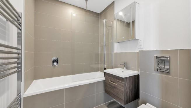 Caddingtons2's tweet image. For Sale, Bethwin Road, SE5; Bright one-bedroom apartment forming part of an innovative contemporary development directly opposite Burgess Park, benefiting from some of the best views of the London skyline. £375,000 Available on Help to Buy caddingtons.com/bethwin.html