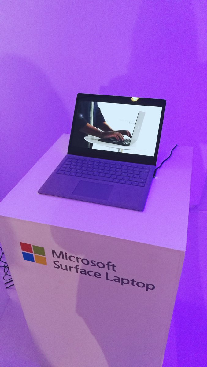 MS_Empresas's tweet photo. Aprovechamos el descanso en #MSPivot para conocer mejor #Surface. En su versión empresarial, estos dispositivos son la herramienta perfecta para impulsar la transformación del puesto de trabajo. https://t.co/FfIW8L5q9Z