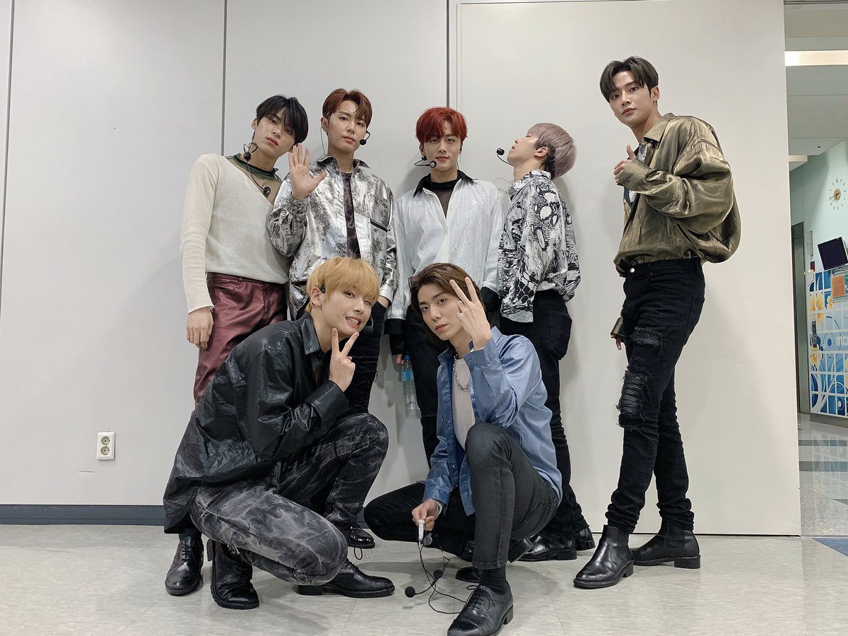 SF9_FANCLUB's tweet photo. [📸] 오늘도 힘차게 응원해준 FANTASY 🌌 미세먼지 이기려면 삼겹살 몇 인분이면 되겠니? 🥓 오늘 저녁은 FANTASY 삼겹살 파티 추천 🎉

#SF9 #에스에프나인 #예뻐지지마 @SF9official https://t.co/NL51Qm53wO