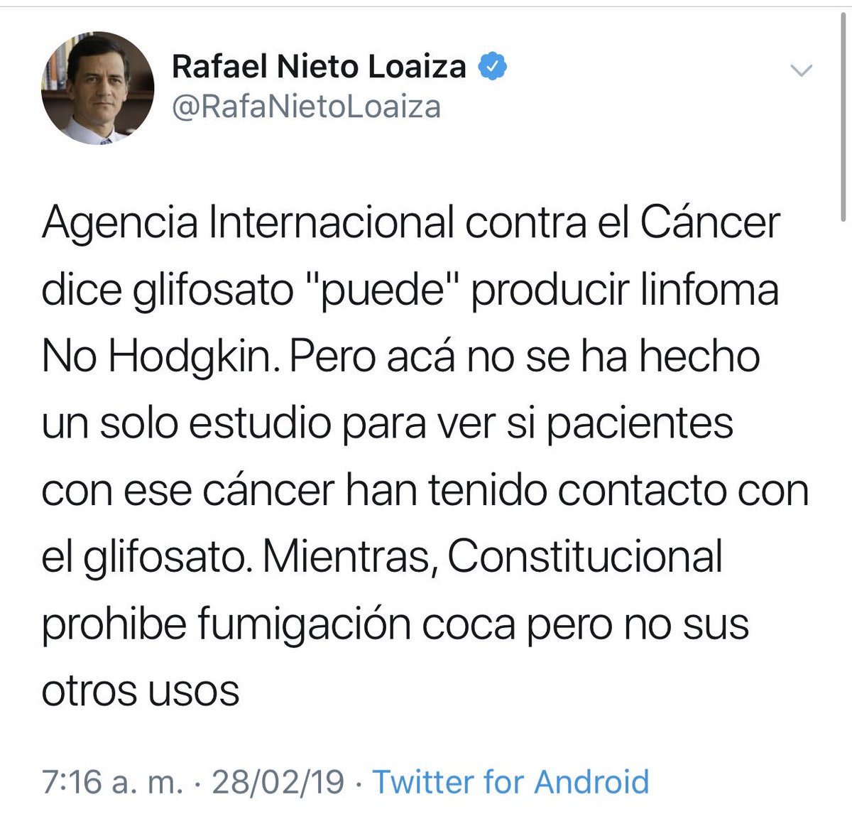 DanielSamperO's tweet image. ¿Le daría a sus hijos algo que, según estudios internacionales, “puede causar cáncer”, aduciendo que acá todavía no hay estudios locales que lo confirmen? Estoy seguro de que no: esa lógica infame se reserva únicamente para nuestros campesinos...