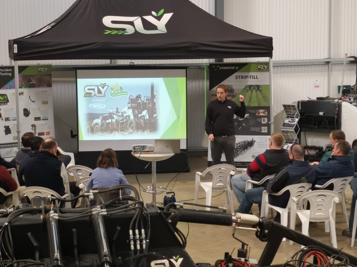 HorizonAgri's tweet image. George Sly, Mike Harrington (Aiva Fertiliser/Edaphos) &amp;amp; Benoit Blateyron (Precision Planting) discussing all aspects of maize farming &amp;amp; agronomics at Sly Agri UK HQ. 
Give our FB page a like &amp;amp; get advance notice of more participation days.
#StripTill #NoTill #SoilProtection