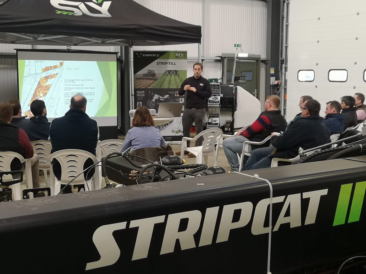HorizonAgri's tweet image. George Sly, Mike Harrington (Aiva Fertiliser/Edaphos) &amp;amp; Benoit Blateyron (Precision Planting) discussing all aspects of maize farming &amp;amp; agronomics at Sly Agri UK HQ. 
Give our FB page a like &amp;amp; get advance notice of more participation days.
#StripTill #NoTill #SoilProtection
