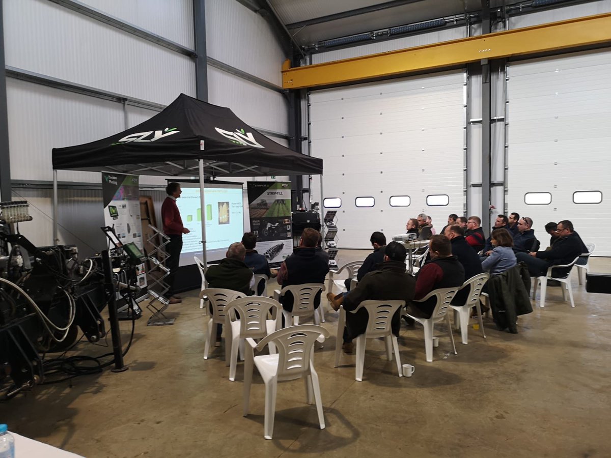 HorizonAgri's tweet image. George Sly, Mike Harrington (Aiva Fertiliser/Edaphos) &amp;amp; Benoit Blateyron (Precision Planting) discussing all aspects of maize farming &amp;amp; agronomics at Sly Agri UK HQ. 
Give our FB page a like &amp;amp; get advance notice of more participation days.
#StripTill #NoTill #SoilProtection