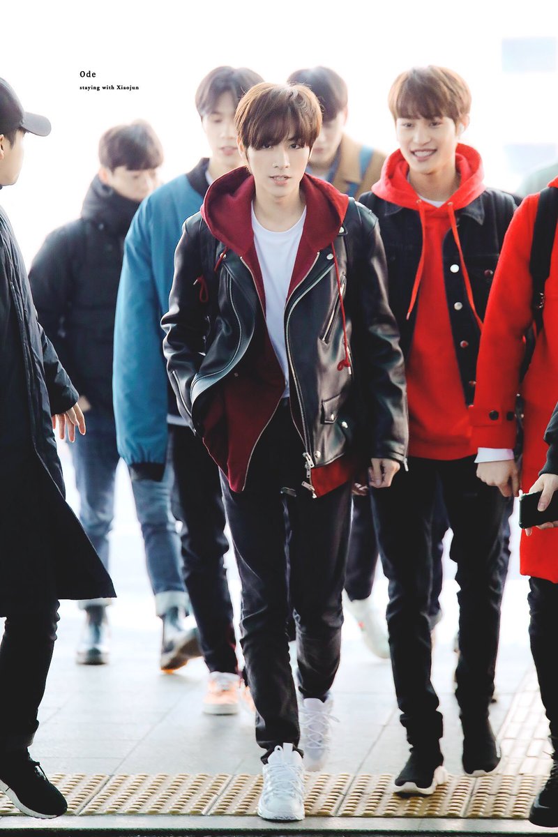 alicerukpxiao's tweet photo. หล่อจนลืมส่วนสูงที่แท้จริง https://t.co/WnfX4TpHWd