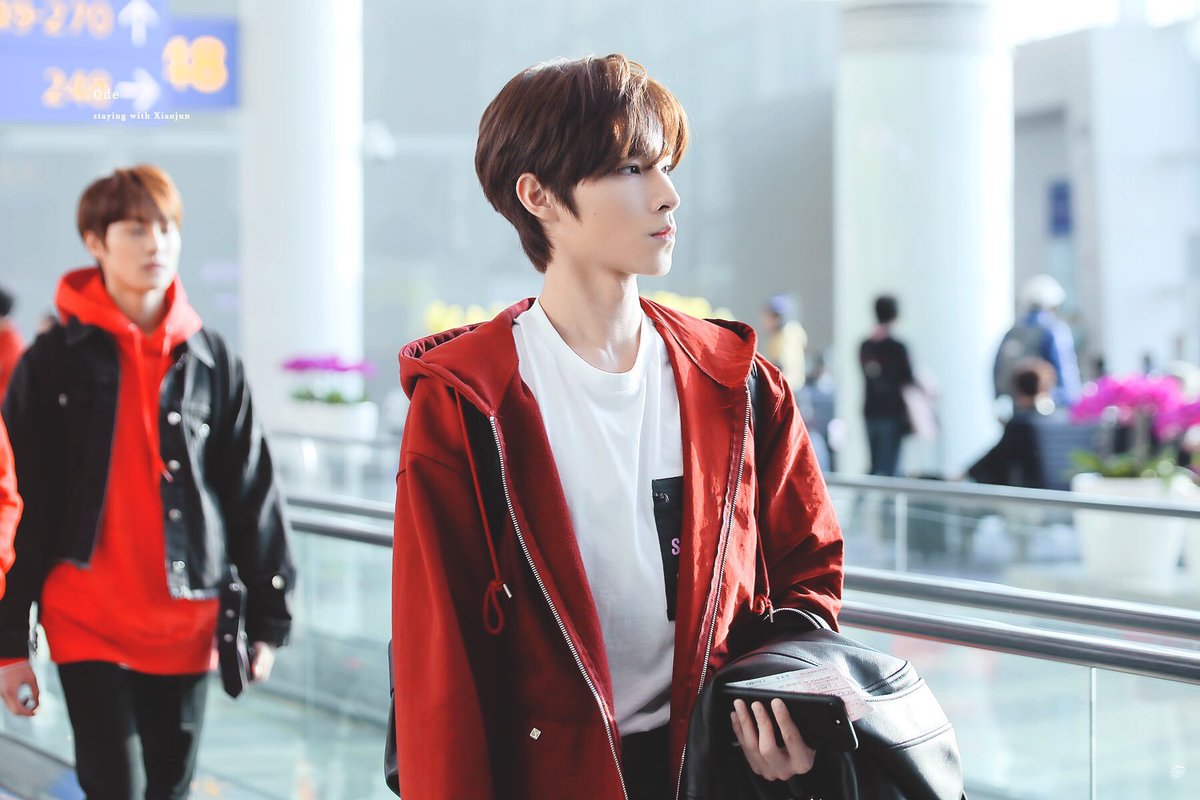 alicerukpxiao's tweet photo. หล่อจนลืมส่วนสูงที่แท้จริง https://t.co/WnfX4TpHWd