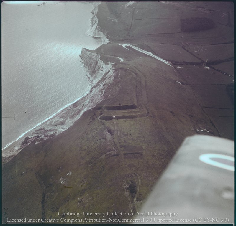 Durotrigesdig's tweet photo. Looking at the excellent @CamDigLib @theUL online #CUCAP air photo resource, comparing cliff erosion at the stunning #FlowersBarrow hillfort above Worbarrow Bay #Dorset in 1948 and today. 

Photos: 1 https://t.co/4i6URUBfEW and 2 ©JoandSueCrane

#HillfortsWednesday https://t.co/1IkRuGZ9SP