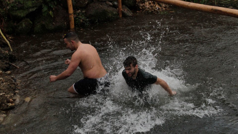Diario_Pontev's tweet image. #Entroido de Cobres 🎭 🐔 Madamas e galáns non se encolleron ante a chuvia en #Vilaboa #ConVídeo 📹
diariodepontevedra.es/articulo/comar…