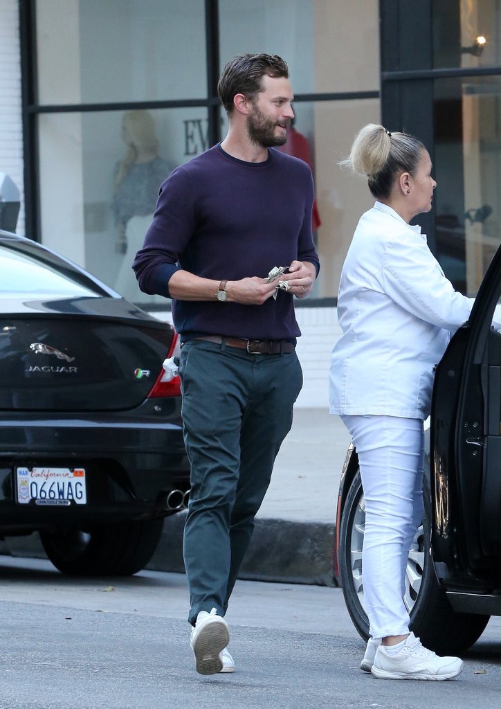 jamiedornanpt's tweet photo. One year ago today, we got these candids of Jamie leaving Mr Chow restaurant in Los Angeles (March 6, 2018) #JamieDornan https://t.co/0uaxVVcCrA