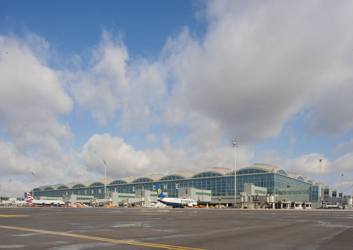 El Aeropuerto de Alicante-Elche, reconocido con el Airport Service Quality <a href="/ACI_ASQ/">ACI ASQ</a> del Consejo Internacional de Aeropuertos <a href="/ACIWorld/">ACI World</a> a la calidad de servicio en la categoría de aeródromos de entre 5 y 15  millones de pasajeros anuales de Europa. ow.ly/DyAb30nWkgm