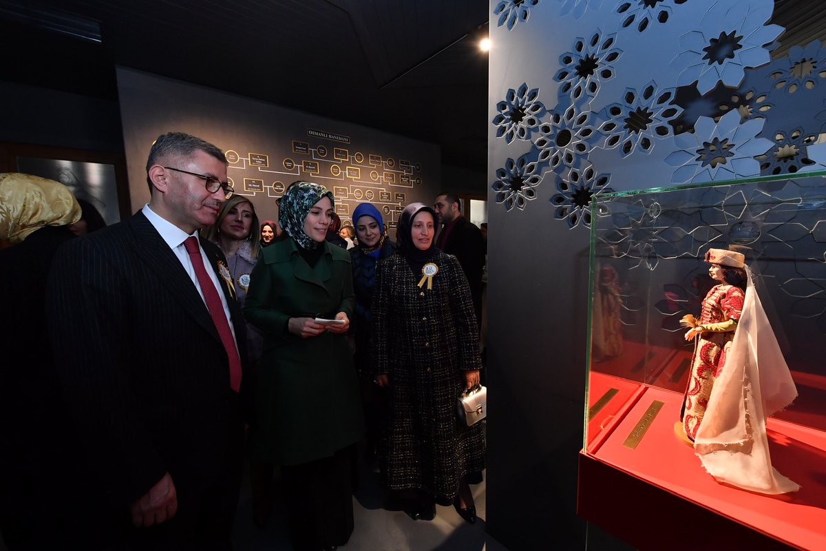 Zirve sonrasında, etkinliğimize katılan değerli konuklarımızın teşrifleriyle Hanım Sultanlar Müzesi’nin açılışını yaptık. Üsküdarımız geçmişten bugüne tarihimizi kucaklayan, şanlı geçmişimizi yeni nesillerimize ulaştıran bir müze kazandı. Ziyaret etmenizi özellikle rica ediyorum.