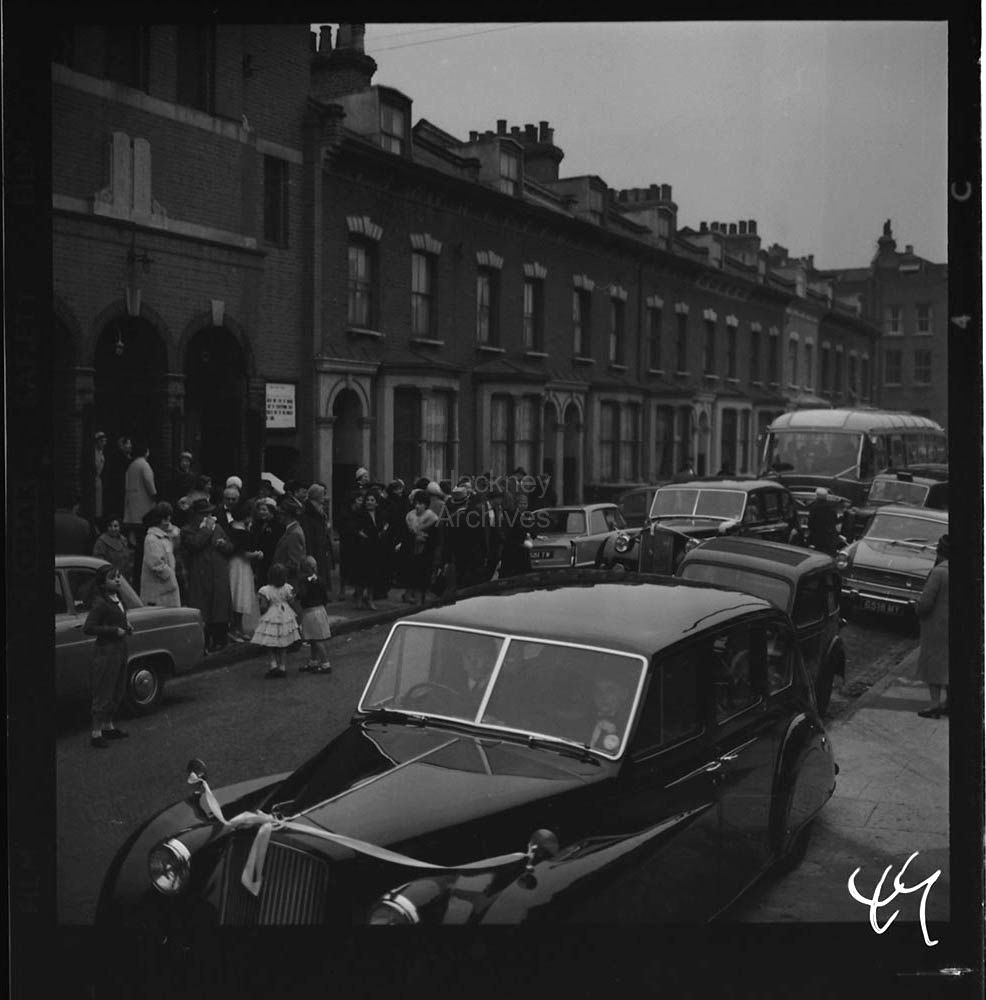 Can you help Hackney Archives identify this #synagogue, probably in east #London? Photos taken in 1961 by #RAGibson.