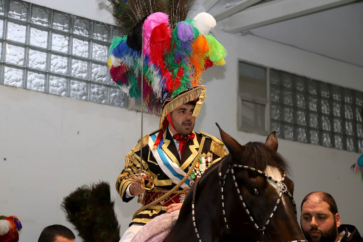 Diario_Pontev's tweet image. #ConVídeo 🎭 🐴 ⚔ Diluvio dialéctico de a cabalo dos Xenerais da Ulla, na Estrada
diariodepontevedra.es/articulo/calda…