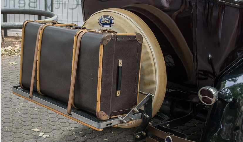 FordPartsUK's tweet photo. Planning any weekends away this spring? Sometimes you just need a bit of extra space in your car! Have look at our transportation solutions at https://t.co/DOySmvr3tA #Ford #Holiday #Roadtrip #Luggage https://t.co/yWFGj06Z3V