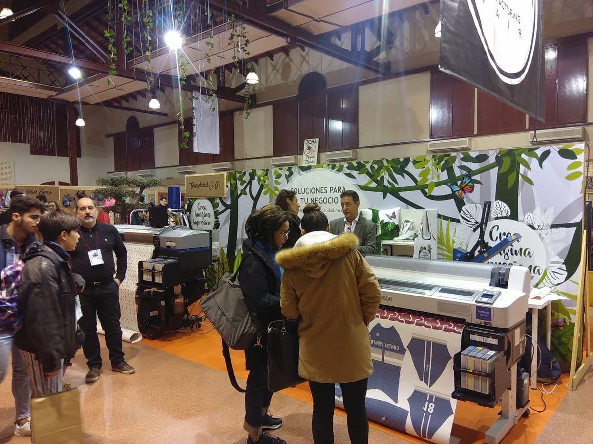 Epson_ES's tweet photo. Hoy en la feria @BSTIM_fair mostrando nuestras soluciones de impresión digital textil de la mano de nuestro partner @TecnohardSpain 😍⤵️ #bstim #bstimfair https://t.co/PwM7rWWFIL