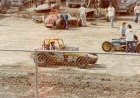 volfan1983xxx's tweet photo. #WLW #JeffSwindell #USAC #SprintCar at #Riverside Back in the 70s 😎🏁 @JeffSwindell #WingLessWednesday #WLWednesday #RiversideInternationalSpeedway #Swindell #SwindellRacing #SwindellMotorsports #Dirt #DirtRacing #DirtTrackRacing #MemphisMafia #MemphisGang #Tennessee #Memphis https://t.co/rG9WUNx8KU