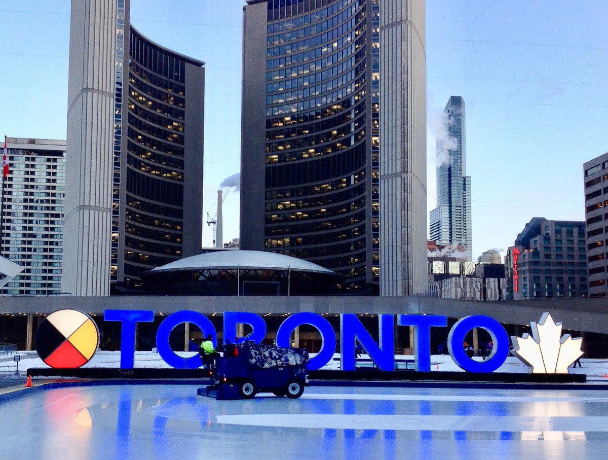 cityoftoronto's tweet photo. The Toronto Sign shines blue today to mark 185 years since the Town of York was officially incorporated as the City of Toronto on March 6, 1834. #CityofTO, this #TorontoDay share photos of your favourite places in the city using the hashtag #TO185. https://t.co/pDmNeOpeFa