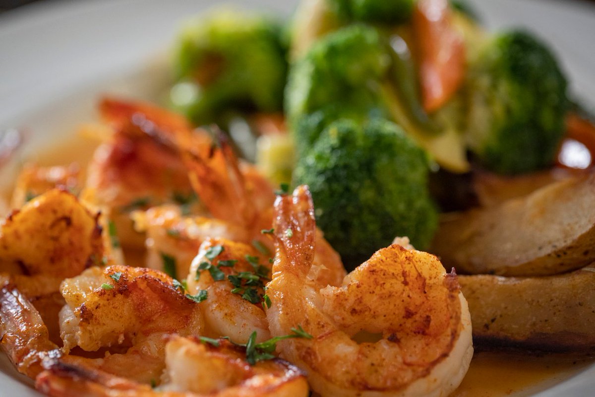 Don't try and eat your phone, call us and make a reservation.
•
Neapolitan home-style cooking since 1953.
•
🍴: Vesuvio Restaurant
#️⃣: #VesuvioBayRidge
☎️: (718)745-0222
📍: Bay Ridge, Brooklyn
🌐: vesuviobayridge.com