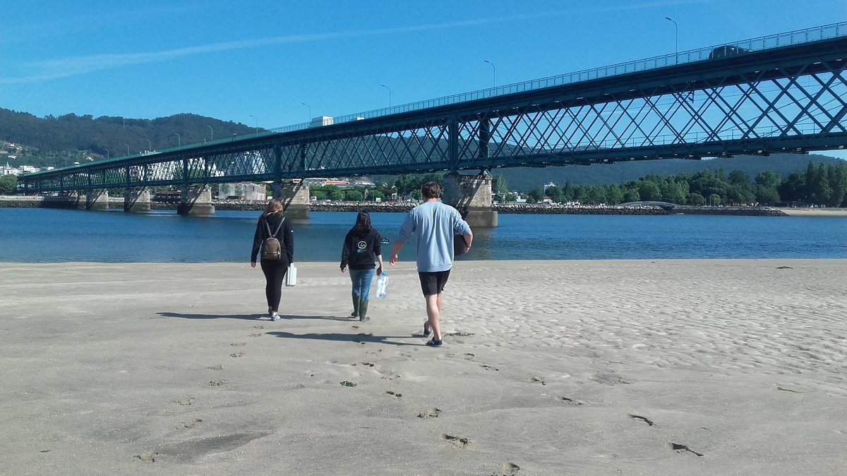 SpillessProject's tweet photo. #SpilLess organized 52 sampling campaigns in Portugal and Spain, including coastal and offshore sites. 

In these campaigns, team members were responsible to collect seawater to perform biodegradation experiments and to isolate bacteria, but also to collect various data on-site. https://t.co/AJP5Fg4xZG