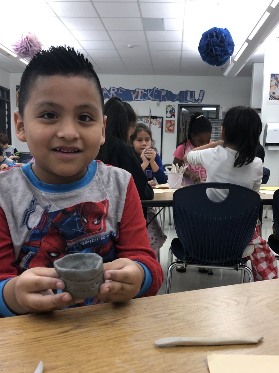 OakleysClass's tweet photo. My students LOVE working with clay! Thank you to all the donors who support my classroom! #donorschoose #1stgrade #thepotthatjuanbuilt https://t.co/5CyydzOTD5
