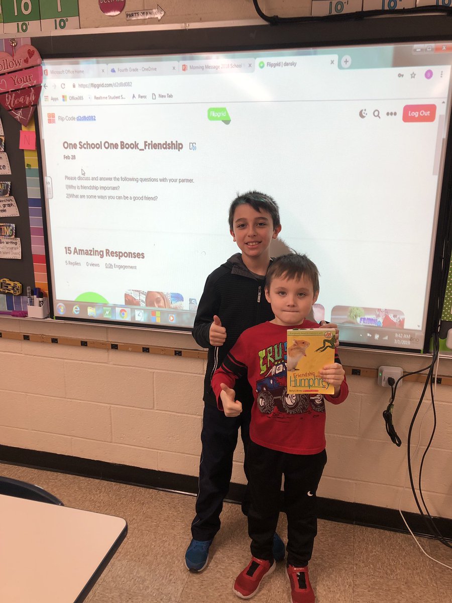missdansky's tweet image. Fourth grade loved teaching their first grade buddies how to use Flipgrid! Ss discussed the importance of friendship and shared different ways to be a good friend in honor of our One School One Book! #FriendshipaccordingtoHumprey #collaboration #buddyclass @voorheesprin