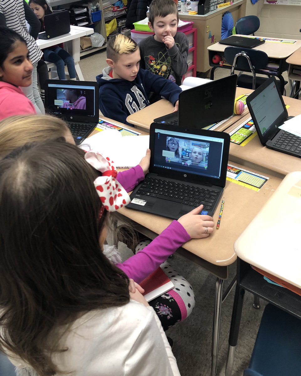 missdansky's tweet image. Fourth grade loved teaching their first grade buddies how to use Flipgrid! Ss discussed the importance of friendship and shared different ways to be a good friend in honor of our One School One Book! #FriendshipaccordingtoHumprey #collaboration #buddyclass @voorheesprin