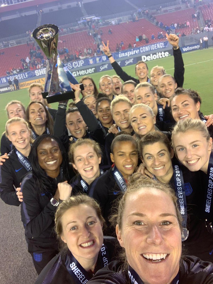 Lionesses's tweet photo. A team who selfies together, stays together 📸

#Lionesses // #SheBelieveCup https://t.co/ien2ETcdx5